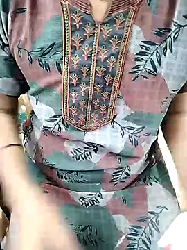 Snapshot of sexyrapa chatting on January 4, 5:48 am sexyrapa online show from January 4, 5:48 am