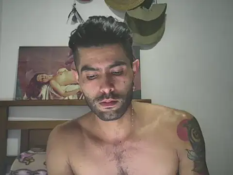 hideonbush051 online show from September 10, 10:10 pm