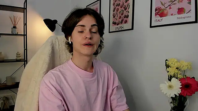 little femb0y online show from March 10, 11:48 am