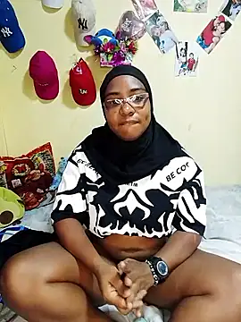 Aaliyah brown online show from November 25, 2:06 pm