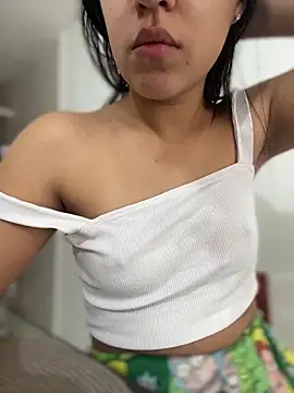 Snapshot of Salome_golvert chatting on January 5, 3:45 pm Salome golvert online show from January 5, 3:45 pm