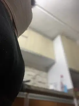 Snapshot of Salome_golvert chatting on January 17, 2:18 am Salome golvert online show from January 17, 2:18 am