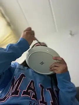 Snapshot of Salome_golvert chatting on February 18, 9:20 pm Salome golvert online show from February 18, 9:20 pm