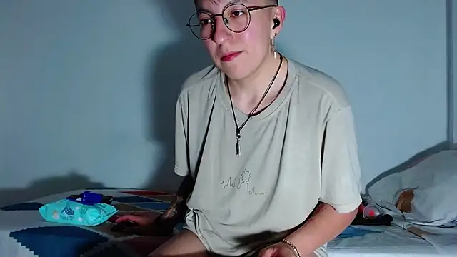 Snapshot of Sexyboy_666 chatting on November 30, 3:43 am Sexyboy 666 online show from November 30, 3:43 am