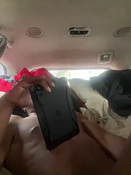 Snapshot of SlimeCrownzOut5 chatting on December 25, 7:45 pm SlimeCrownzOut5 online show from December 25, 7:45 pm