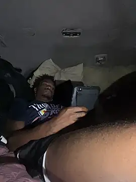 Snapshot of SlimeCrownzOut5 chatting on January 4, 3:07 am SlimeCrownzOut5 online show from January 4, 3:07 am