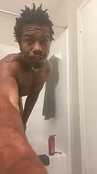 Snapshot of SlimeCrownzOut5 chatting on January 19, 2:28 pm SlimeCrownzOut5 online show from January 19, 2:28 pm