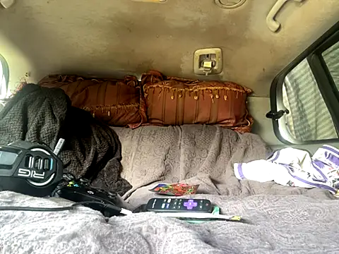 Snapshot of SlimeCrownzOut5 chatting on September 20, 4:41 pm SlimeCrownzOut5 online show from September 20, 4:41 pm