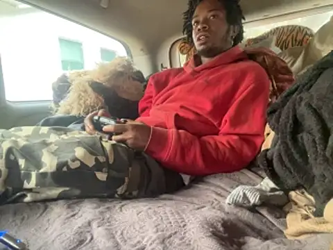 Snapshot of SlimeCrownzOut5 chatting on November 1, 2:08 pm SlimeCrownzOut5 online show from November 1, 2:08 pm