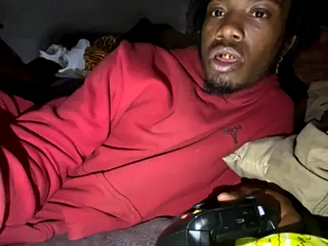 Snapshot of SlimeCrownzOut5 chatting on November 8, 4:34 am SlimeCrownzOut5 online show from November 8, 4:34 am