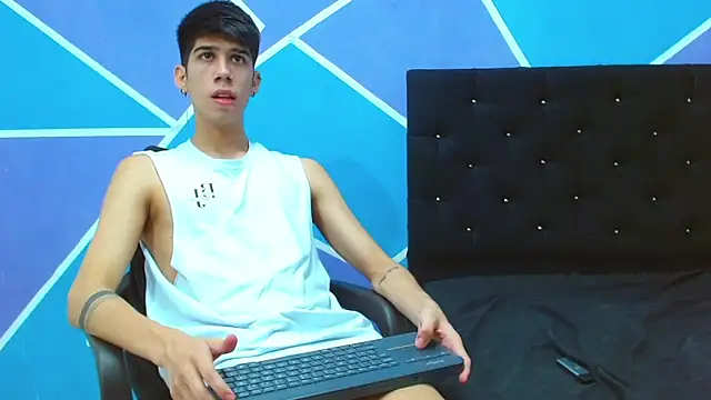 Snapshot of jhony-sex chatting on December 20, 4:20 am jhony-sex online show from December 20, 4:20 am