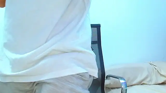 Snapshot of jhony-sex chatting on March 18, 2:04 am jhony-sex online show from March 18, 2:04 am