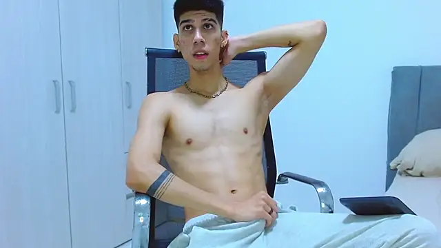 Snapshot of jhony-sex chatting on October 18, 3:42 am jhony-sex online show from October 18, 3:42 am