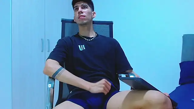 Snapshot of jhony-sex chatting on October 31, 3:18 am jhony-sex online show from October 31, 3:18 am