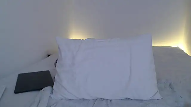 Snapshot of __Meow chatting on January 3, 8:54 pm   Meow online show from January 3, 8:54 pm