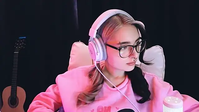 Avi Nile online show from February 4, 2:39 am