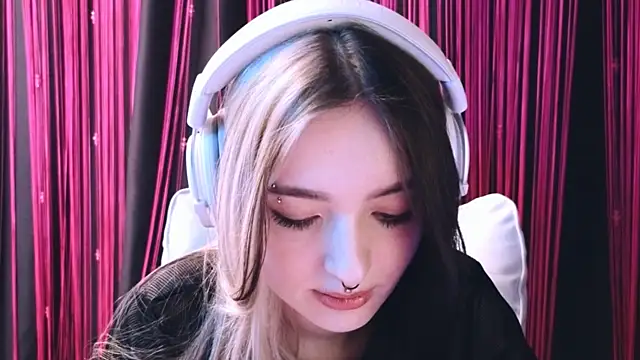 Avi Nile online show from February 18, 5:42 am