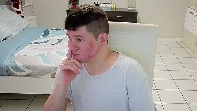 Lorenzo hernandez online show from December 4, 8:50 pm