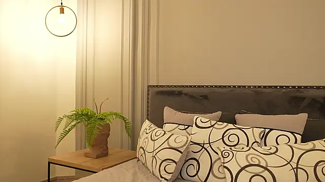 Snapshot of IrisBaker chatting on November 13, 9:03 pm IrisBaker online show from November 13, 9:03 pm