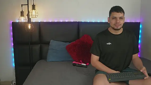 Snapshot of Cleoanubis- chatting on March 21, 3:22 am Cleoanubis- online show from March 21, 3:22 am