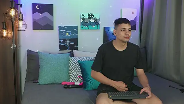 Snapshot of Cleoanubis- chatting on September 23, 6:05 am Cleoanubis- online show from September 23, 6:05 am