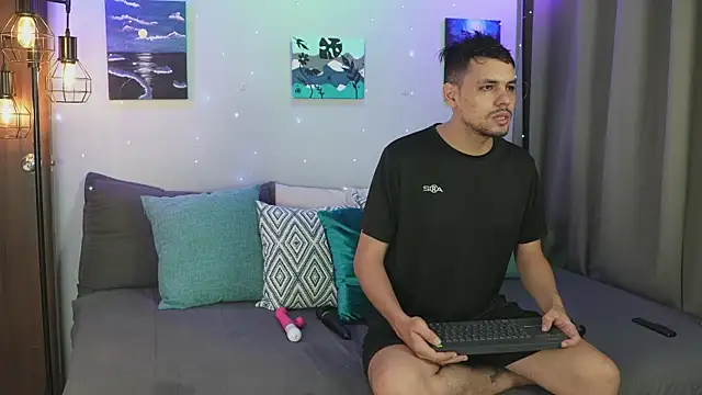 Snapshot of Cleoanubis- chatting on October 4, 4:21 am Cleoanubis- online show from October 4, 4:21 am