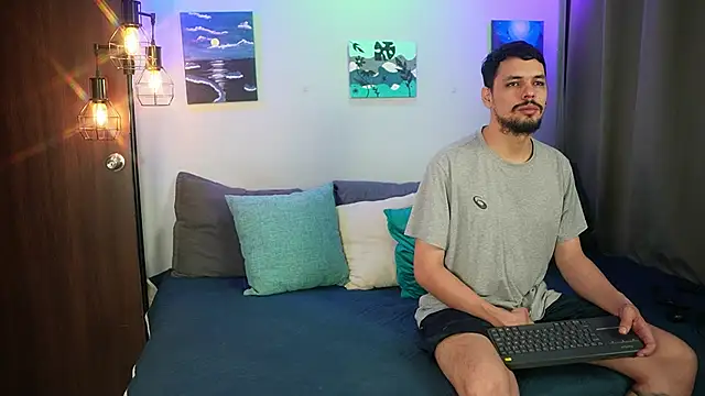 Snapshot of Cleoanubis- chatting on July 18, 4:38 am Cleoanubis- online show from July 18, 4:38 am
