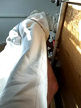 Snapshot of Huncutkuki chatting on October 19, 8:48 am Huncutkuki online show from October 19, 8:48 am