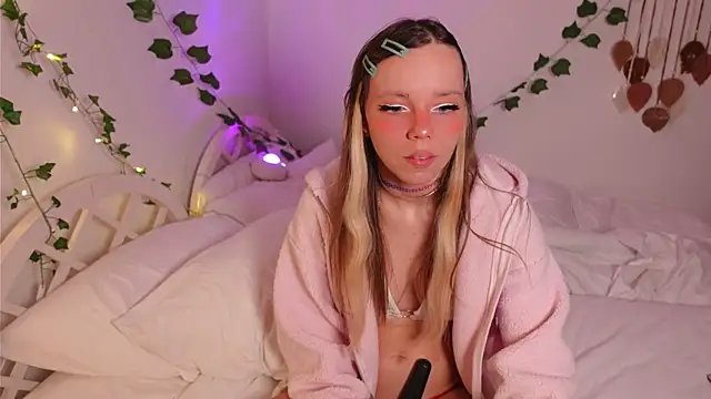 Snapshot of Ayra_Lust chatting on September 28, 10:59 pm Ayra Lust online show from September 28, 10:59 pm