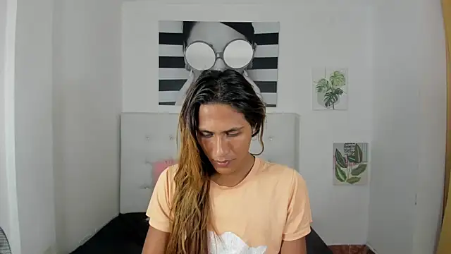 Brisahott online show from October 22, 1:28 am