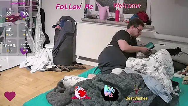 larsgessner30 online show from October 21, 8:31 pm