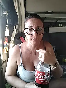 Snapshot of cuplubijoanna chatting on October 6, 3:53 pm cuplubijoanna online show from October 6, 3:53 pm