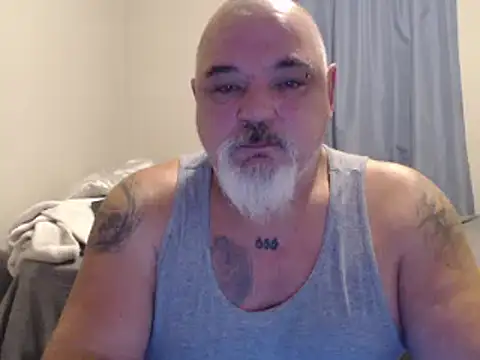 Newfiesausage1972 online show from January 14, 12:35 pm