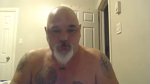 Newfiesausage1972 online show from March 23, 8:59 am