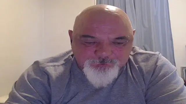 Newfiesausage1972 online show from October 8, 3:42 pm