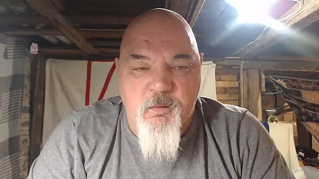 Newfiesausage1972 online show from February 27, 10:15 am