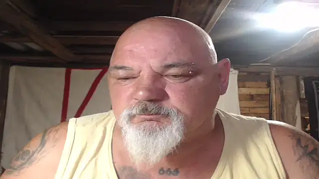 Newfiesausage1972 online show from June 29, 9:59 am