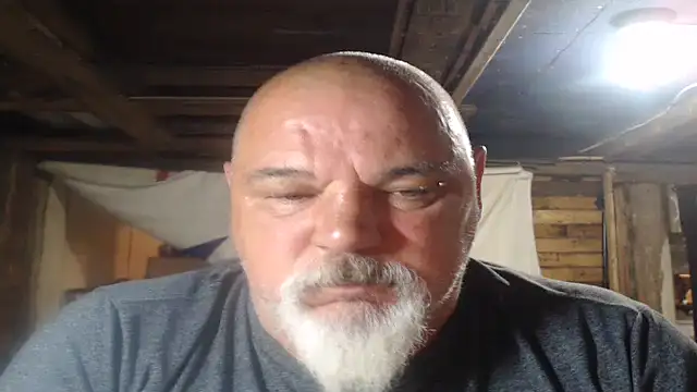 Newfiesausage1972 online show from July 6, 8:33 am