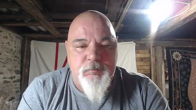 Newfiesausage1972 online show from July 29, 9:51 am