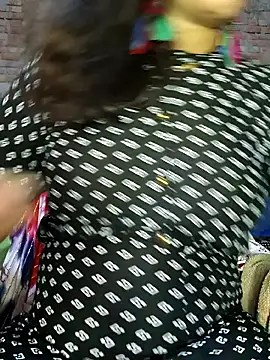 Snapshot of Simaran_bhabhi chatting on February 10, 7:15 am Simaran bhabhi online show from February 10, 7:15 am