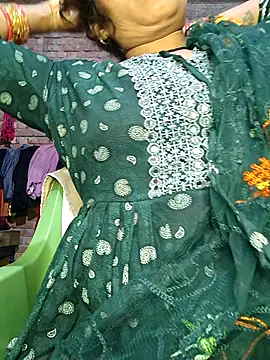 Snapshot of Simaran_bhabhi chatting on February 21, 3:54 pm Simaran bhabhi online show from February 21, 3:54 pm