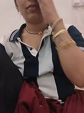 Snapshot of Simaran_bhabhi chatting on May 14, 12:28 am Simaran bhabhi online show from May 14, 12:28 am