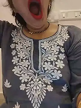 Snapshot of Simaran_bhabhi chatting on May 17, 12:19 am Simaran bhabhi online show from May 17, 12:19 am