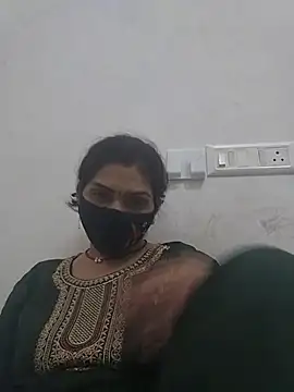 Snapshot of Simaran_bhabhi chatting on May 24, 4:01 pm Simaran bhabhi online show from May 24, 4:01 pm