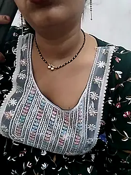 Snapshot of Simaran_bhabhi chatting on July 28, 3:54 pm Simaran bhabhi online show from July 28, 3:54 pm