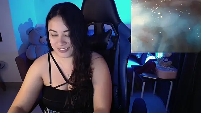 LauraHawkes online show from March 1, 1:22 am