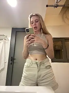 meanexx online show from December 28, 5:25 pm