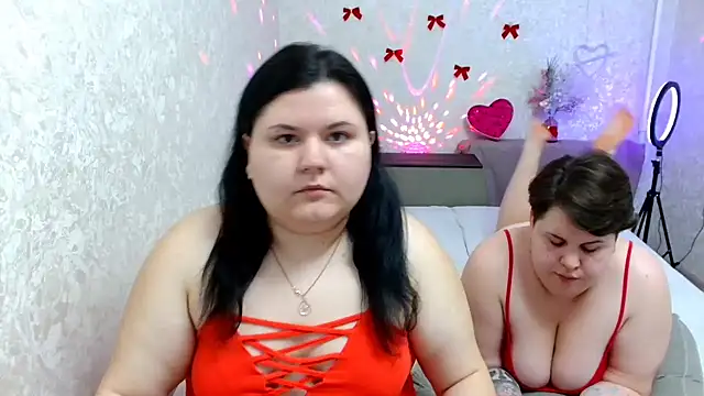 BeckyAndHellen online show from February 5, 5:42 pm
