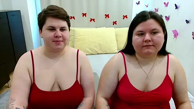 BeckyAndHellen online show from October 16, 9:32 am