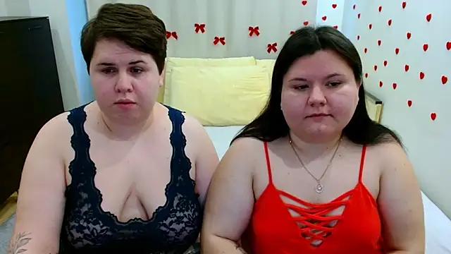 BeckyAndHellen online show from October 19, 11:33 am